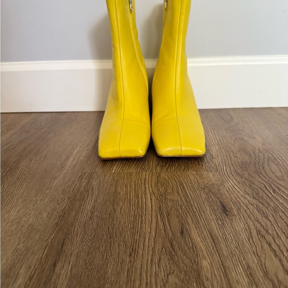 L'INTERVALLE Yellow Heeled Boots with Chunky Block Heel